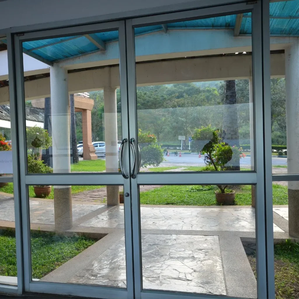 aluminum and glass doors and windows
